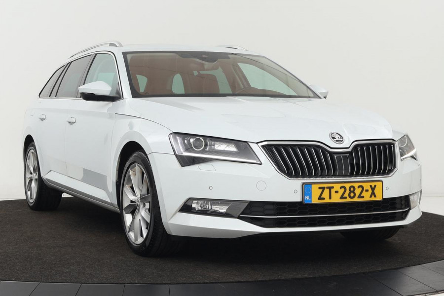 Škoda Superb 1.5 TSI Business Edition | Trekhaak | Stoelverwarming | Leder/Alcantara | Camera | Canton Sound | Carplay | Memory | Virtual Cockpit | Verwarmde voorruit