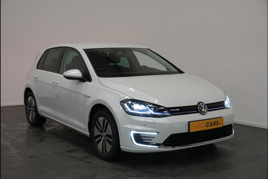 Volkswagen e-Golf e-Golf | Navigatie | Climate Control | Warmtepomp | Parkeersensoren V+A | Privacy Glass |