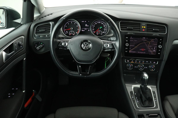 Volkswagen Golf 1.0 TSI Comfortline | Stoelverwarming | Massage | Carplay | Adaptive cruise | Navigatie | Alcantara | Climate control