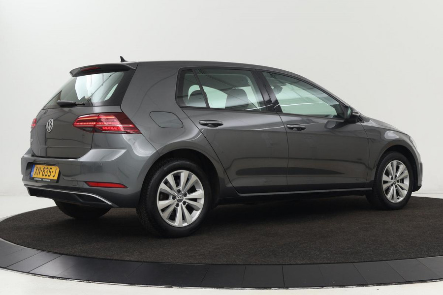 Volkswagen Golf 1.0 TSI Comfortline | Stoelverwarming | Massage | Carplay | Adaptive cruise | Navigatie | Alcantara | Climate control