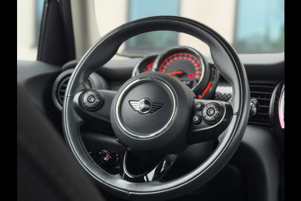 MINI Mini 2.0 Cooper S 192 PK Chili, 5 deurs,stoelverwarming, navigatie, climaat control,parelmoer