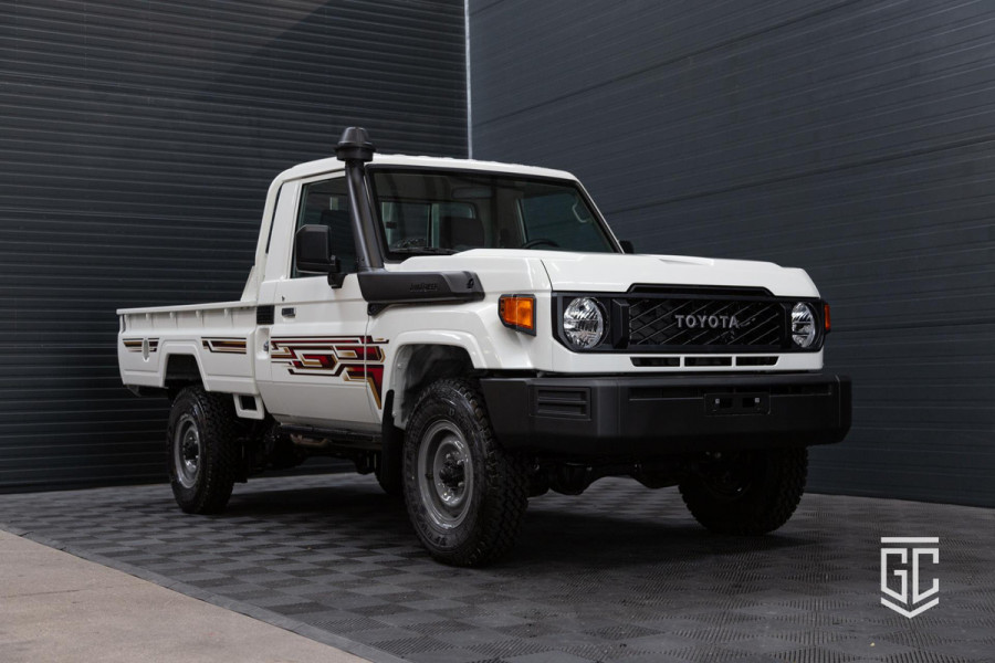 Toyota Land Cruiser GRJ79 Single Cab M/T