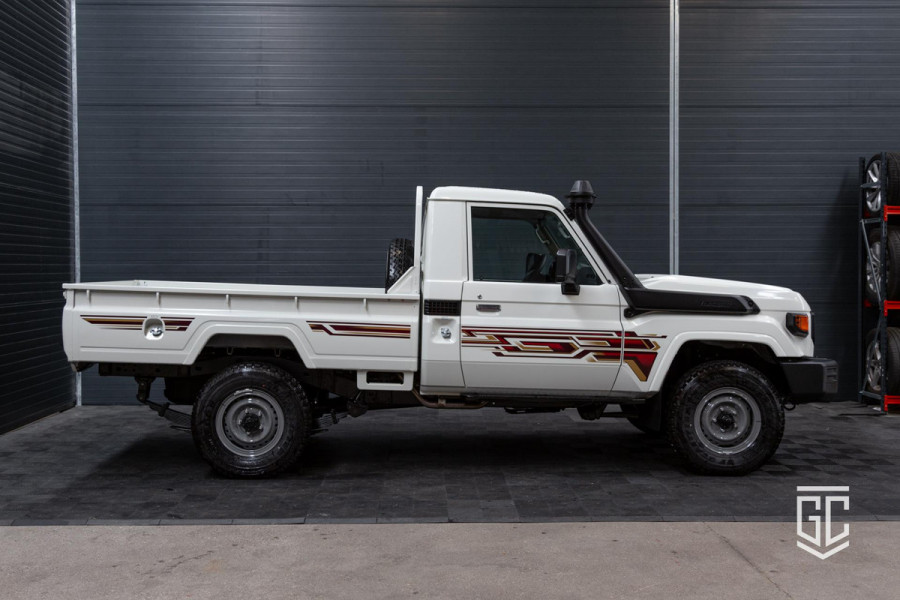 Toyota Land Cruiser GRJ79 Single Cab M/T