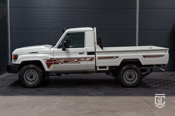 Toyota Land Cruiser GRJ79 Single Cab M/T