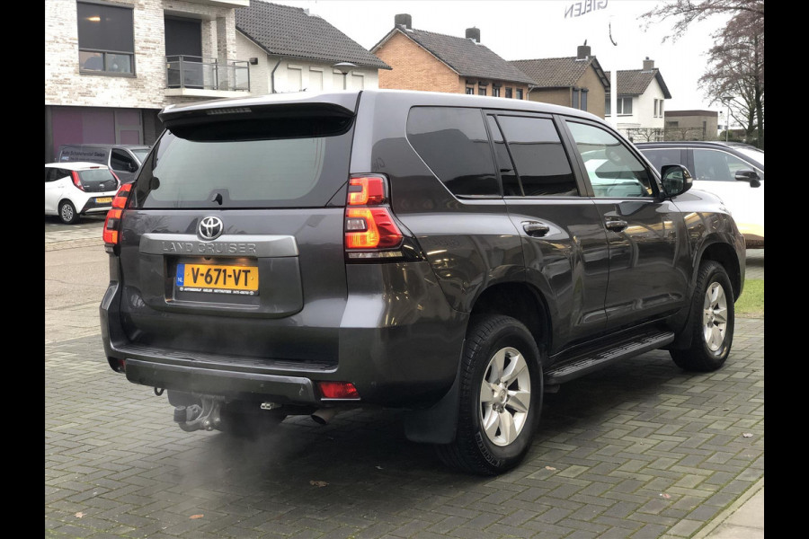 Toyota Land Cruiser 2.8 D-4D 177pk Blind Van Challenger | Eerste eigenaar, Trekhaak, Parkeersensoren, Navigatie, Stoelverwarming, Weinig KM