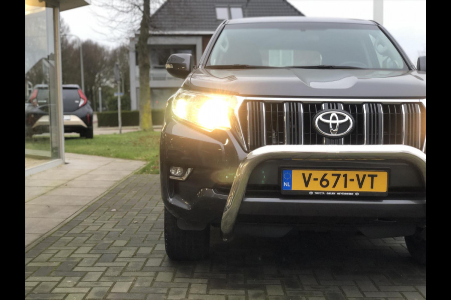 Toyota Land Cruiser 2.8 D-4D 177pk Blind Van Challenger | Eerste eigenaar, Trekhaak, Parkeersensoren, Navigatie, Stoelverwarming, Weinig KM