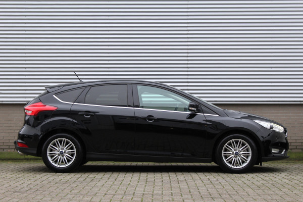 Ford Focus 1.5 150PK Titanium | Trekhaak | Leder | Navigatie | Winterpack | BLIS | Sony