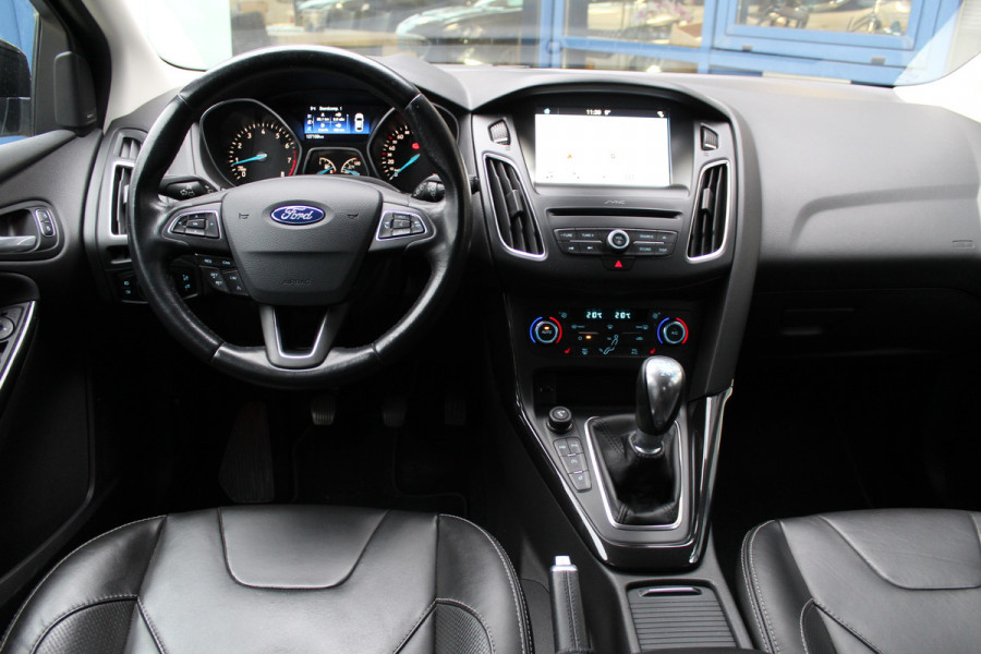 Ford Focus 1.5 150PK Titanium | Trekhaak | Leder | Navigatie | Winterpack | BLIS | Sony