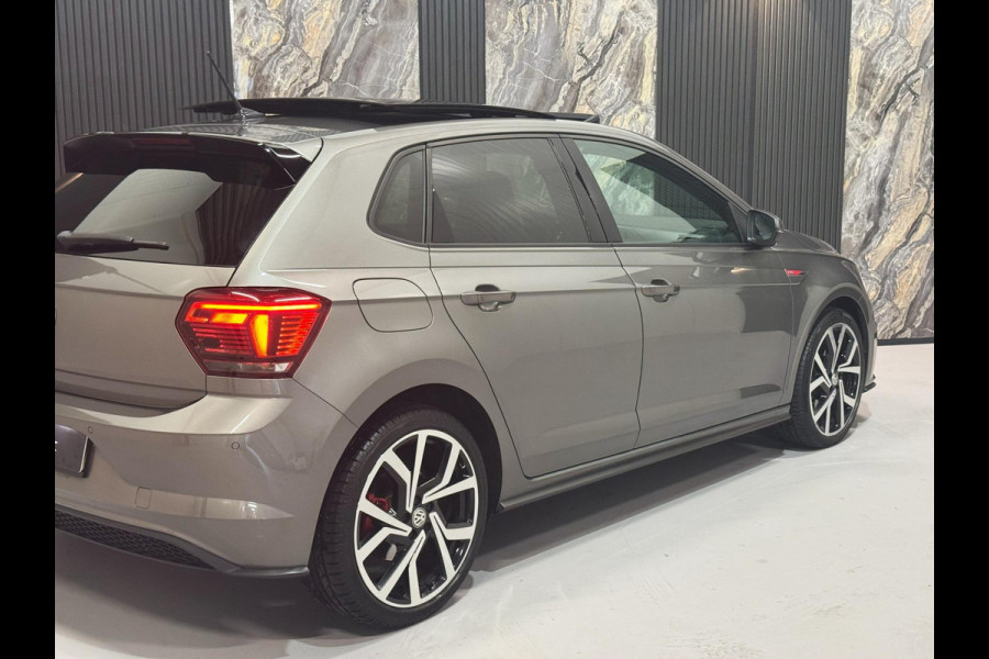 Volkswagen Polo 2.0 TSI GTI|PANO|KEYLESS|BLIND SPOT|BEATS|BOMVOL