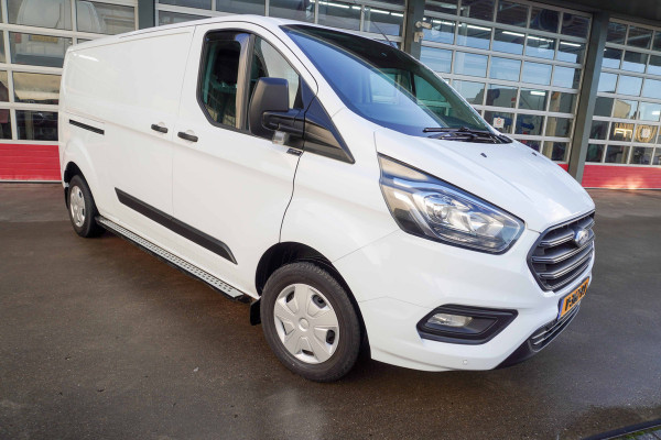 Ford Transit Custom 300L 2.0 TDCI 130PK L2H1 Trend Schuifdeur links en rechts nr.V011 | Airco | Cruise | Trekhaak