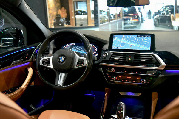 BMW X4 XDrive20i M-Sport, Aero, Pano, Camera, Sfeer, Sport stoelen, Trekhaak, Live Cockpit, CarPlay!