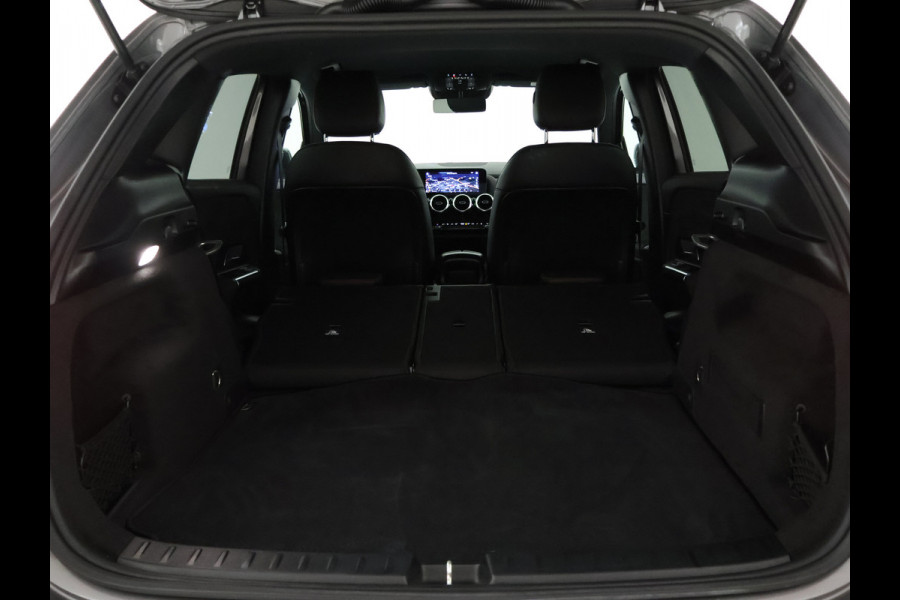 Mercedes-Benz GLA 250 e Business Solution AMG Limited | Lichtmetalen velgen | MBUX wide screen | Parking support | Navigatie | Inclusief 24 maanden MB Certified garantie voor Europa.