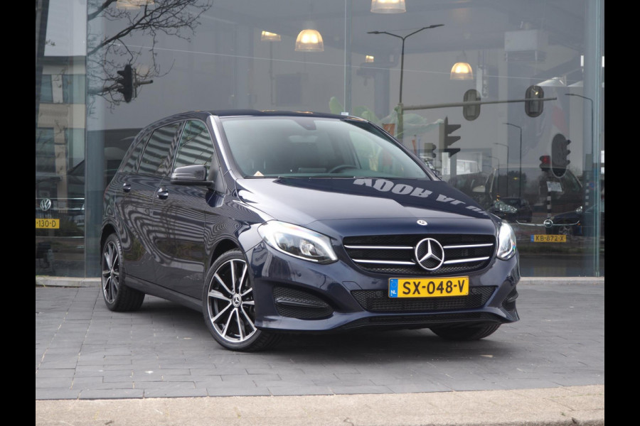 Mercedes-Benz B-Klasse 180 Ambition / Night pakket / Groot navi / 18" / LED / Sensoren / Cruise control