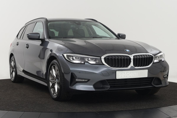 BMW 3-serie 330e Sport Line | Trekhaak | Stoelverwarming | Sportstoelen | Live Cockpit | Sfeerverlichting | Carplay | Half leder | Climate control