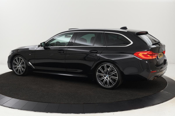 BMW 5 Serie 520i M-Sport | Panoramadak | Head-Up | 360 camera | Leder | Stoelverwarming | Sfeerverlichting | Memory | Sportstoelen