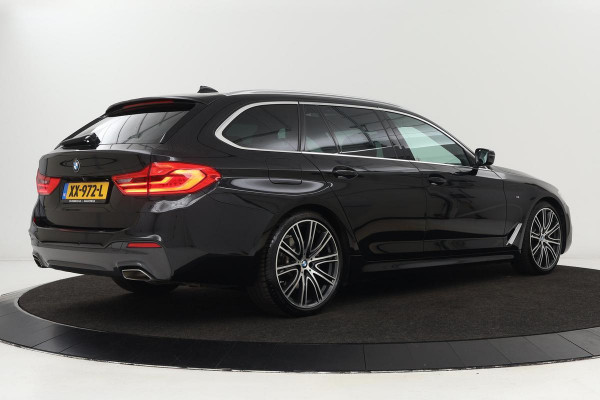 BMW 5 Serie 520i M-Sport | Panoramadak | Head-Up | 360 camera | Leder | Stoelverwarming | Sfeerverlichting | Memory | Sportstoelen