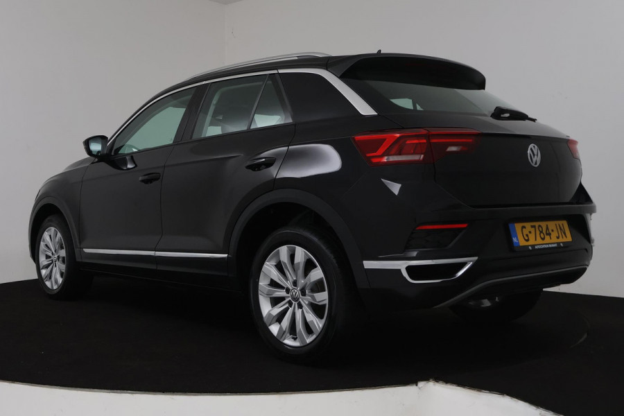 Volkswagen T-Roc 1.5 TSI Sport Automaat (DIGITALE COCKPIT, STOELVERWARMING, CAMERA, PDC, 1e EIGENAAR, GOED ONDERHOUDEN)