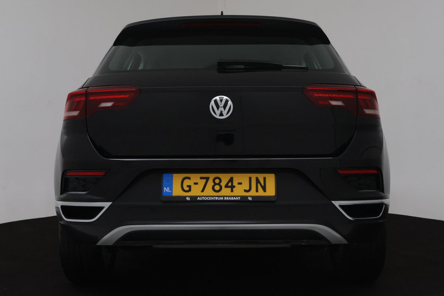 Volkswagen T-Roc 1.5 TSI Sport Automaat (DIGITALE COCKPIT, STOELVERWARMING, CAMERA, PDC, 1e EIGENAAR, GOED ONDERHOUDEN)