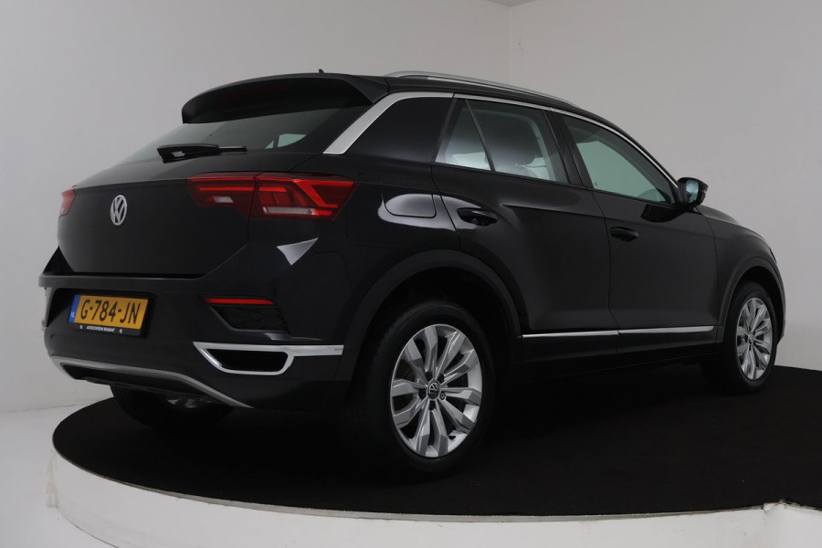 Volkswagen T-Roc 1.5 TSI Sport Automaat (DIGITALE COCKPIT, STOELVERWARMING, CAMERA, PDC, 1e EIGENAAR, GOED ONDERHOUDEN)