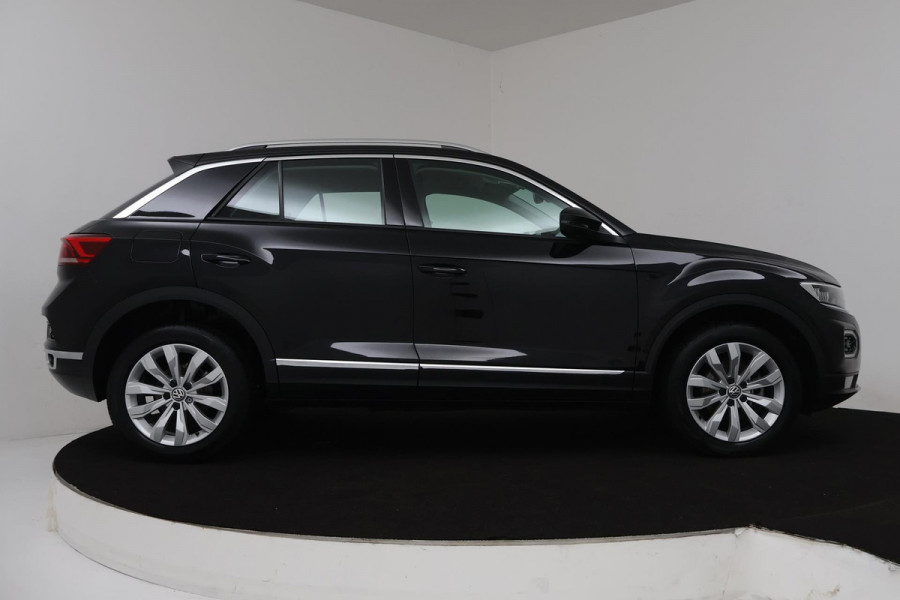 Volkswagen T-Roc 1.5 TSI Sport Automaat (DIGITALE COCKPIT, STOELVERWARMING, CAMERA, PDC, 1e EIGENAAR, GOED ONDERHOUDEN)