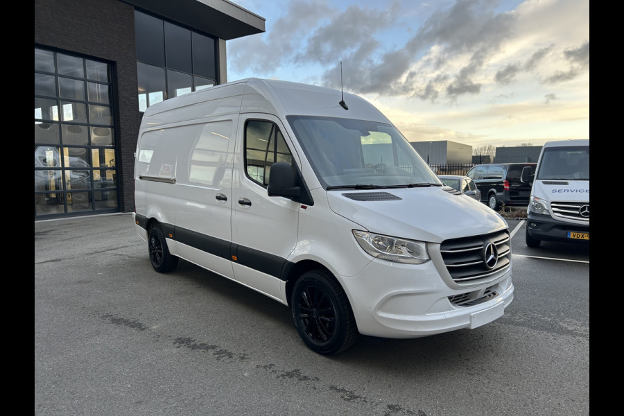 Mercedes-Benz Sprinter 317 CDI L2 H2 MBUX / Navigatie / Camera / Parkeersensoren / Cruise control / Airco / 270 Graden achterdeuren