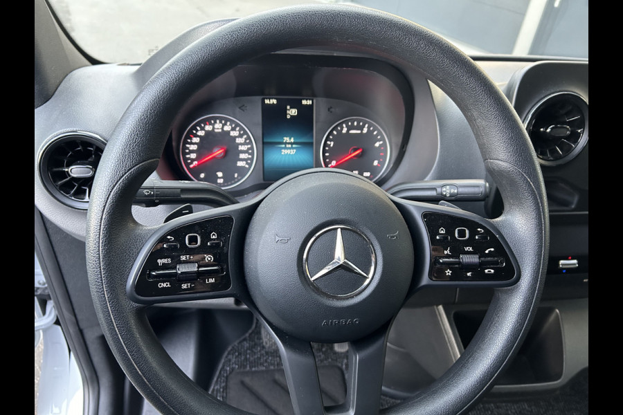 Mercedes-Benz Sprinter 317 CDI L2 H2 MBUX / Navigatie / Camera / Parkeersensoren / Cruise control / Airco / 270 Graden achterdeuren