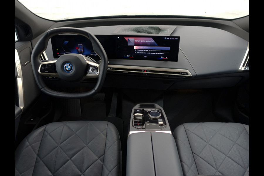 BMW iX xDrive40 Excellence 77 kWh M Gold Edition- (stoelmassage,harman kardon,3D camera,stoelventilatie)