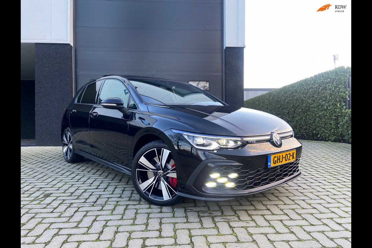 Volkswagen Golf 1.4 eHybrid GTE - Pano - IQ light - ACC - Bomvol