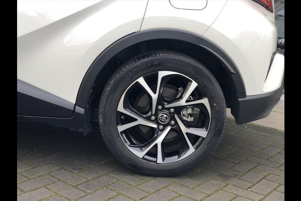 Toyota C-HR 1.8 Hybrid Dynamic | Eerste eigenaar, Navigatie, Stoelverwarming, 18 inch, Privacy Glass, Parelmoer wit, DAB