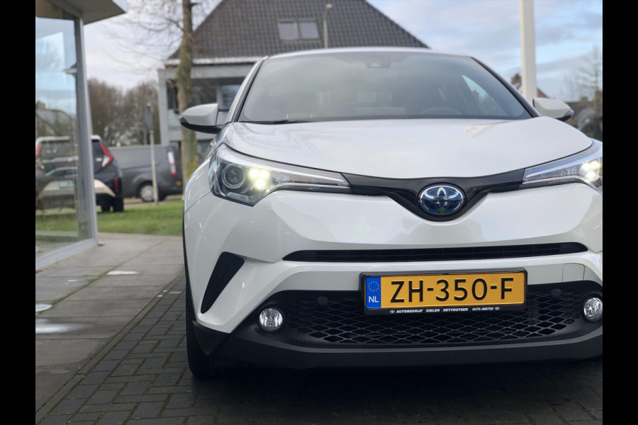 Toyota C-HR 1.8 Hybrid Dynamic | Eerste eigenaar, Navigatie, Stoelverwarming, 18 inch, Privacy Glass, Parelmoer wit, DAB