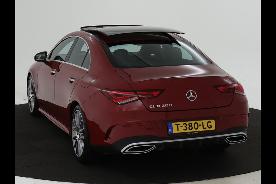 Mercedes-Benz CLA-Klasse 200 AMG Line | Panorama Schuif-Kanteldak | AMG Styling | 19 Inch AMG Velgen | Sfeerverlichting. | Inclusief 24 maanden MB Certified garantie voor Europa.