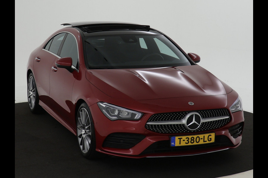 Mercedes-Benz CLA-Klasse 200 AMG Line | Panorama Schuif-Kanteldak | AMG Styling | 19 Inch AMG Velgen | Sfeerverlichting. | Inclusief 24 maanden MB Certified garantie voor Europa.