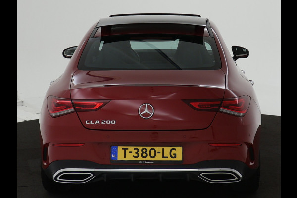 Mercedes-Benz CLA-Klasse 200 AMG Line | Panorama Schuif-Kanteldak | AMG Styling | 19 Inch AMG Velgen | Sfeerverlichting. | Inclusief 24 maanden MB Certified garantie voor Europa.