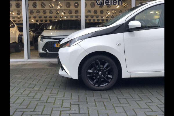 Toyota Aygo 1.0 VVT-i X-Sport | Lichtmetalen velgen, Parkeercamera, Bluetooth, Airco, In hoogte verstelbare stoel