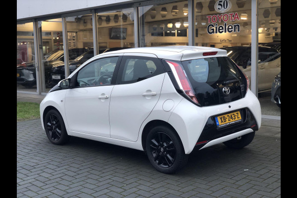 Toyota Aygo 1.0 VVT-i X-Sport | Lichtmetalen velgen, Parkeercamera, Bluetooth, Airco, In hoogte verstelbare stoel