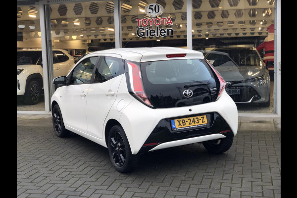 Toyota Aygo 1.0 VVT-i X-Sport | Lichtmetalen velgen, Parkeercamera, Bluetooth, Airco, In hoogte verstelbare stoel