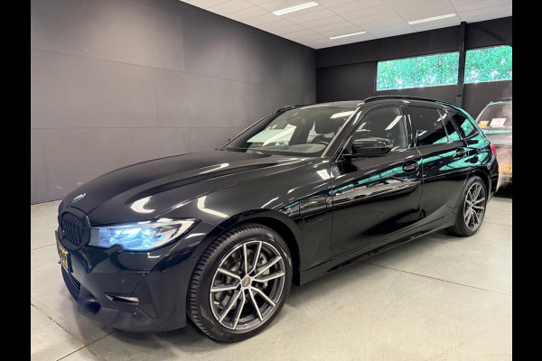 BMW 3 Serie Touring 330e SPORT-EDITION BLACK-LINE V-COCKPIT/DAB/NAVI/LED/CARPLAY//