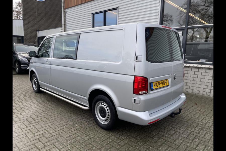 Volkswagen Transporter T6.1 2.0 TDI L2H1 30 DC 6 persoons Comfortline / vaste prijs rijklaar € 29.950 marge / lease vanaf € 536 / airco / navi / cruise / zilver metallic / trekhaak 2200 kg ! / euro 6