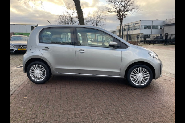 Volkswagen up! 1.0 5deurs Beats Executive 72.000km Airco/ECC,Camera,Cruisecontrol