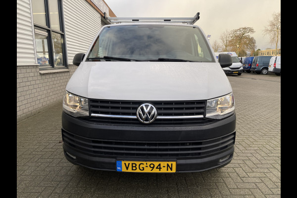 Volkswagen Transporter 2.0 TDI 102pk L1H1 Comfortline / vaste prijs rijklaar € 16.950 ex btw / lease vanaf € 311 / airco / cruise / imperial / bijrijdersbank / trekhaak / pdc achter / laadruimte beveiliging !