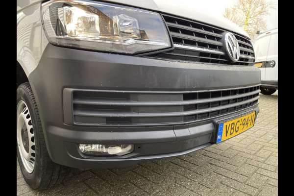 Volkswagen Transporter 2.0 TDI 102pk L1H1 Comfortline / vaste prijs rijklaar € 16.950 ex btw / lease vanaf € 311 / airco / cruise / imperial / bijrijdersbank / trekhaak / pdc achter / laadruimte beveiliging !