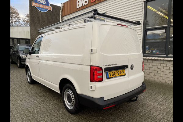 Volkswagen Transporter 2.0 TDI 102pk L1H1 Comfortline / vaste prijs rijklaar € 16.950 ex btw / lease vanaf € 311 / airco / cruise / imperial / bijrijdersbank / trekhaak / pdc achter / laadruimte beveiliging !