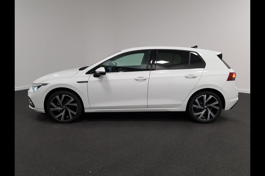 Volkswagen Golf 1.5 eTSI 150pk DSG Style | Navigatie | Climate Control | Camera | Parkeer sensoren | Led | 18" Lichtmetalen Velgen | DAB | Keyless | Sportstoelen Ergo-active