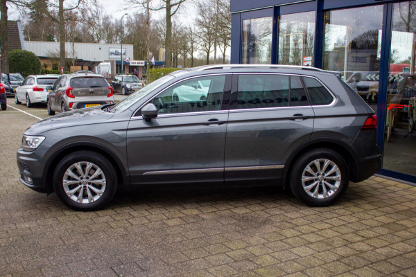 Volkswagen Tiguan 1.5 TSI Comfortline Business | Prijs rijklaar incl. 12 mnd garantie | Panodak Navi Elek Klep Stoelverw. Apple/An