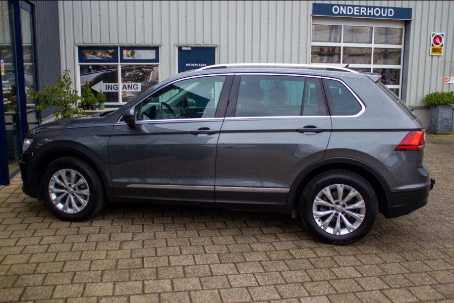 Volkswagen Tiguan 1.5 TSI Comfortline Business | Prijs rijklaar incl. 12 mnd garantie | Panodak Navi Elek Klep Stoelverw. Apple/An