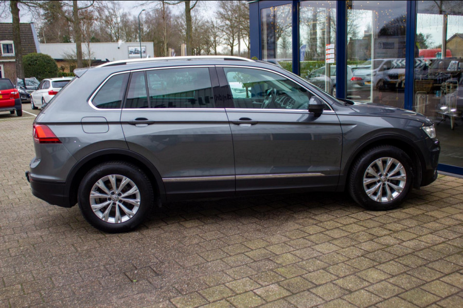 Volkswagen Tiguan 1.5 TSI Comfortline Business | Prijs rijklaar incl. 12 mnd garantie | Panodak Navi Elek Klep Stoelverw. Apple/An