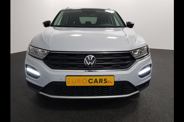 Volkswagen T-Roc 1.5 TSI DSG United | Navigatie | Climate Control | Side Assist | Lane Assist | Elektrische Achterklep | Parkeersensoren achter | Verkeersbord herkenning |