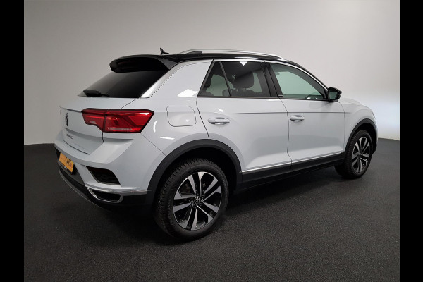 Volkswagen T-Roc 1.5 TSI DSG United | Navigatie | Climate Control | Side Assist | Lane Assist | Elektrische Achterklep | Parkeersensoren achter | Verkeersbord herkenning |