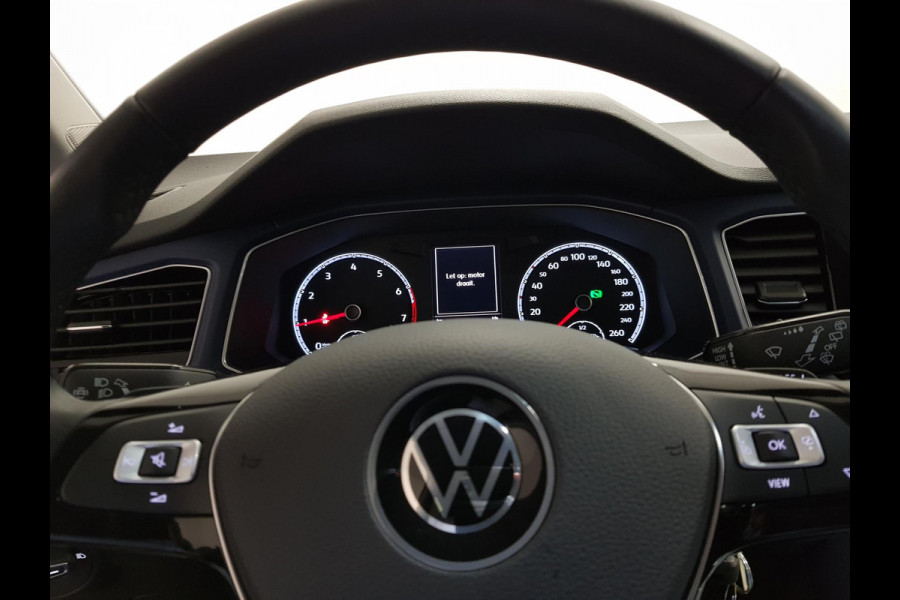 Volkswagen T-Roc 1.5 TSI DSG United | Navigatie | Climate Control | Side Assist | Lane Assist | Elektrische Achterklep | Parkeersensoren achter | Verkeersbord herkenning |