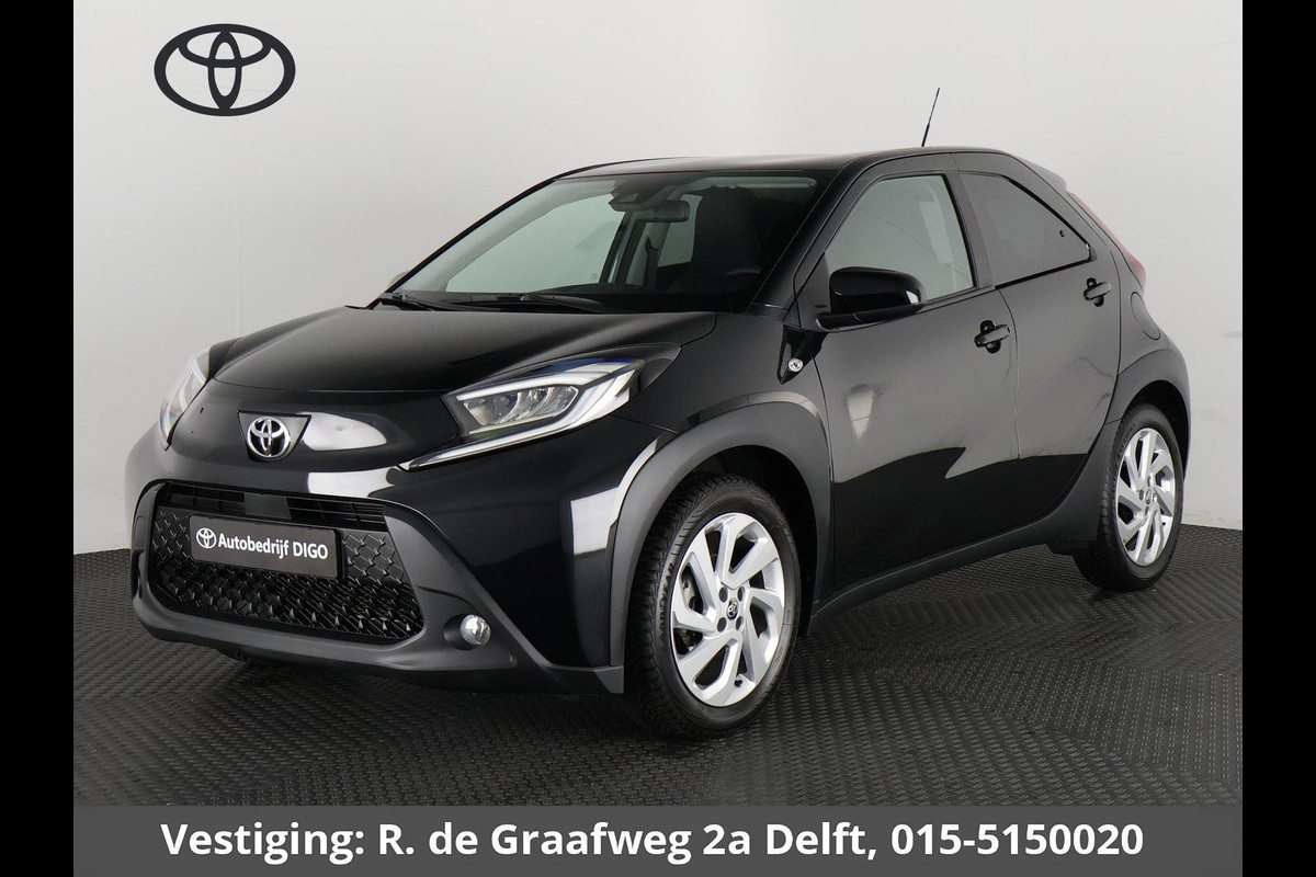 Toyota Aygo X 1.0 VVT-i MT first | Stoelverwarming | Camera | Lichtmetalen velgen